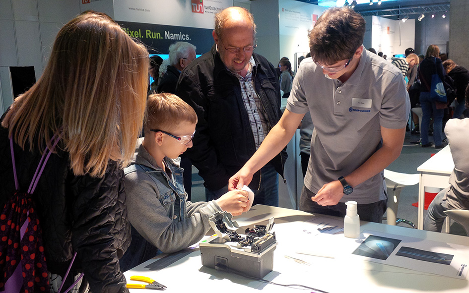 Huber_Suhner_Experiment_Bild_3